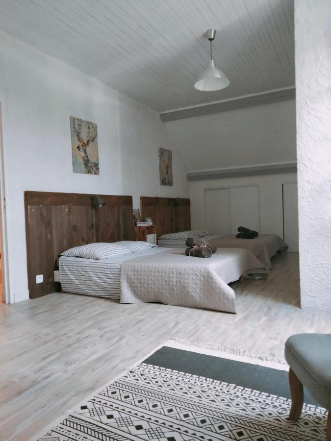 Chambre Familiale Anna "Mon Lit Au Pre" , Jusqu'A 4 Adultes Et 2 Enfants Avec Piscine Familles, Couples Ou Femmes Seulement Pontours Bagian luar foto