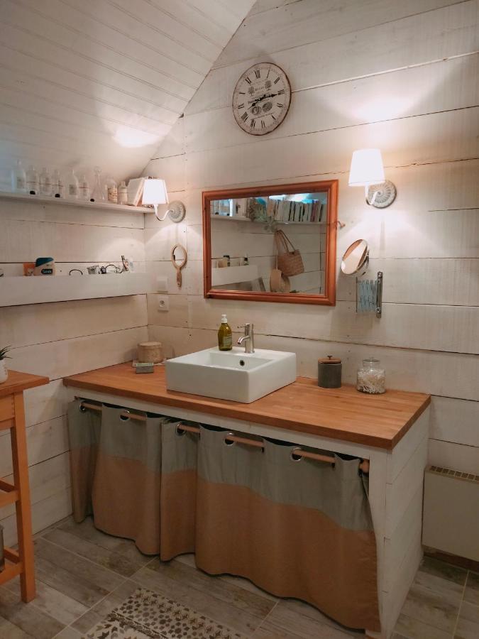 Chambre Familiale Anna "Mon Lit Au Pre" , Jusqu'A 4 Adultes Et 2 Enfants Avec Piscine Familles, Couples Ou Femmes Seulement Pontours Bagian luar foto